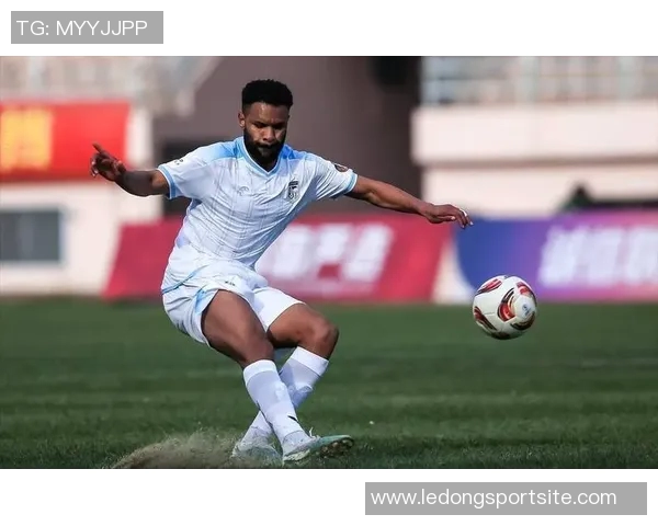 因伤退役后重塑人生前英博外援罗伯森成功转型体育经纪人